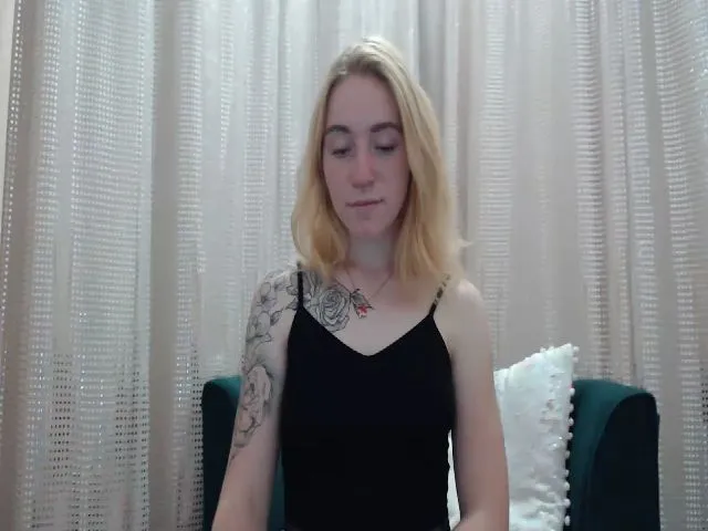 Live sex webcam photo for RedBerryy #255582170