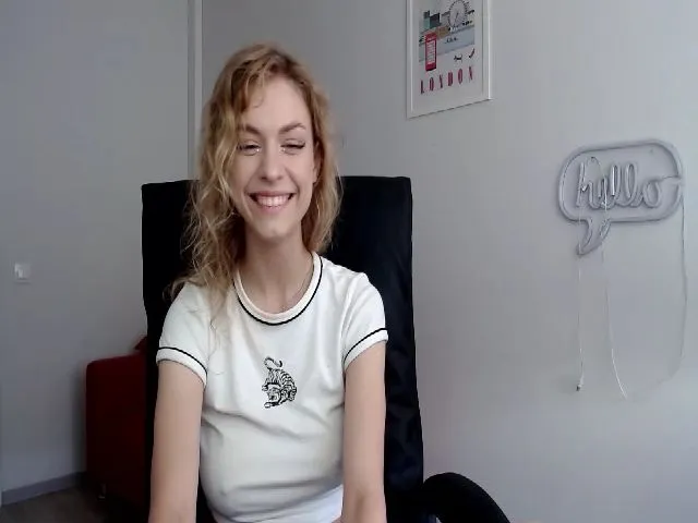 Live sex webcam photo for VanillaJenny #261814347