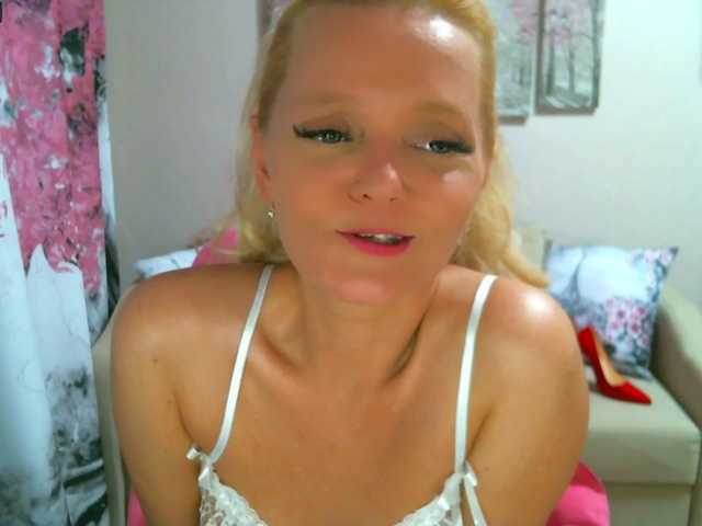 Live sex webcam photo for ChristieRoses #249161426