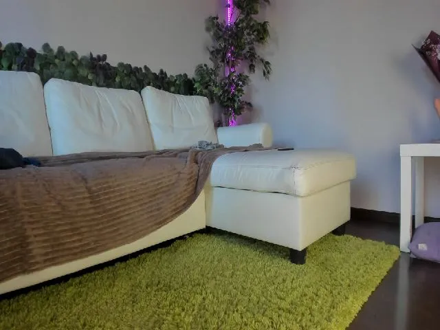 Live sex webcam photo for Littlewetgirl #254488889