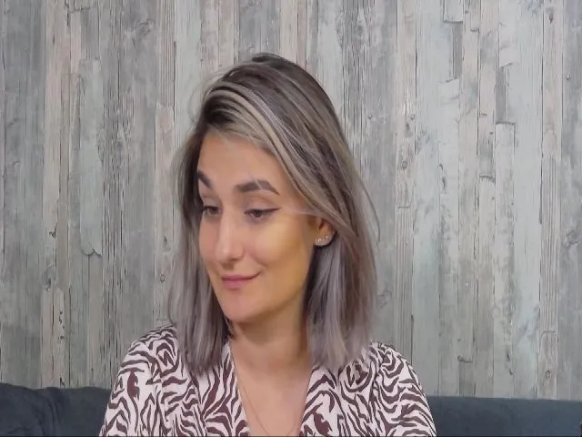 Live sex webcam photo for SecretAmber #255385939