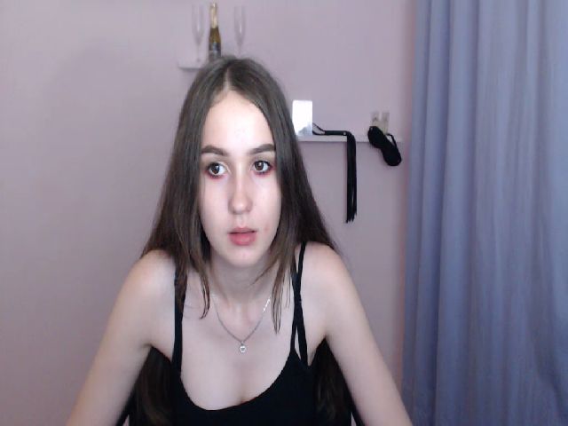 Live sex webcam photo for CuddliesKriss #255754104