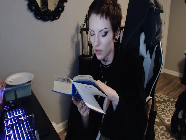 Live sex webcam photo for Painbaby #252725687