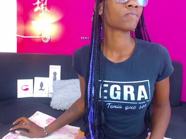 Live sex webcam photo for -UMAWILLIAMS #261338330