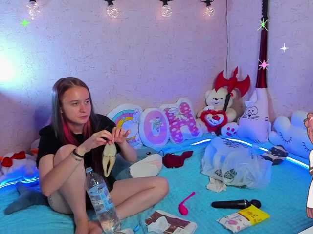 Live sex webcam photo for KiraLiLime #287989999