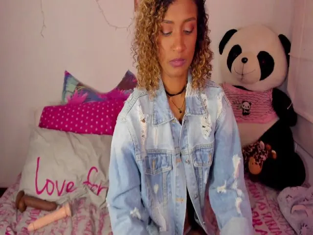 Live sex webcam photo for AntonelaPark_ #254023512