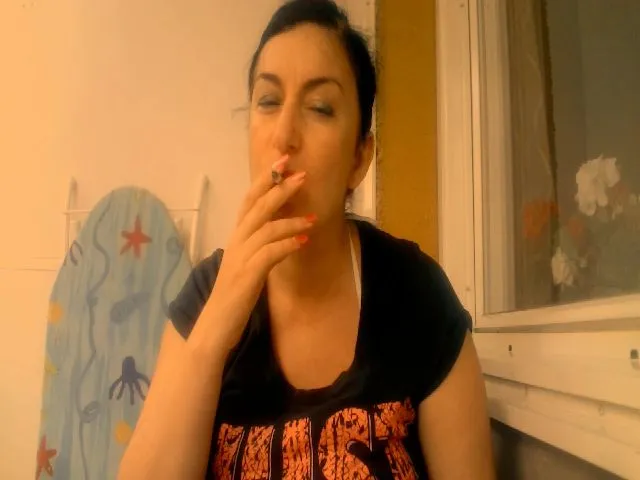Live sex webcam photo for EmilyBelly #264256818