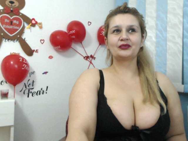 Live sex webcam photo for RoseBBW #241107097