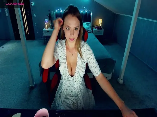 Live sex webcam photo for MiraBellla #258870606