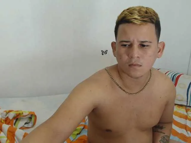 Live sex webcam photo for carolandandre #241287409