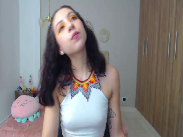 Live sex webcam photo for Emily_evans18 #256112639