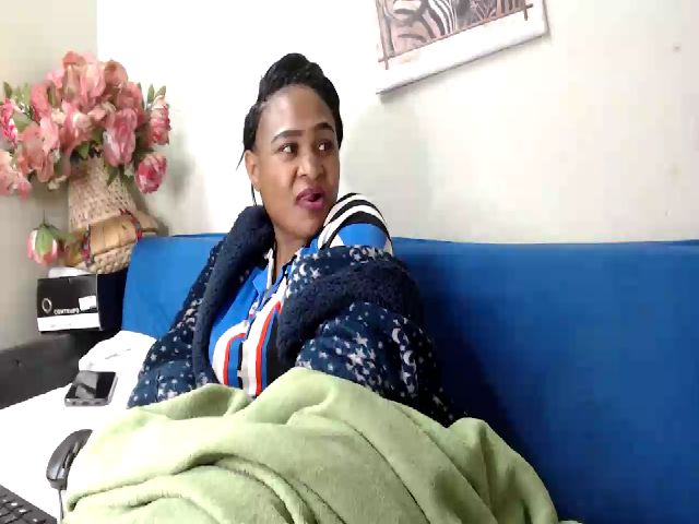 Live sex webcam photo for AngelEbony21 #257133047