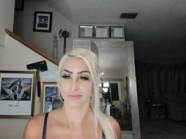 Live sex webcam photo for adrianna_fox #287953029