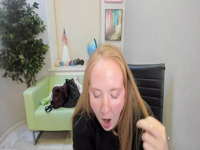 Live sex webcam photo for StunningKelly #254448777