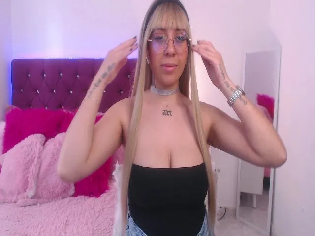 Live sex webcam photo for SamPuckett #265121448