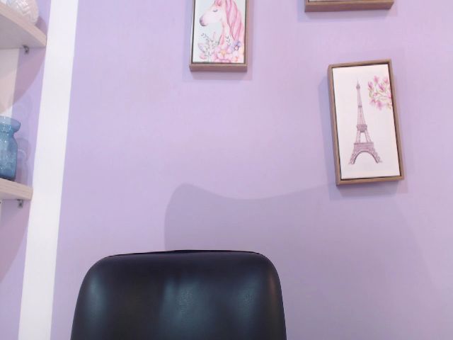 Live sex webcam photo for STORMY_FOXX #254730300