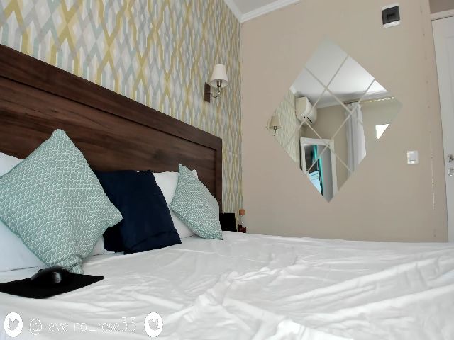 Live sex webcam photo for Evelinarosse #264810481