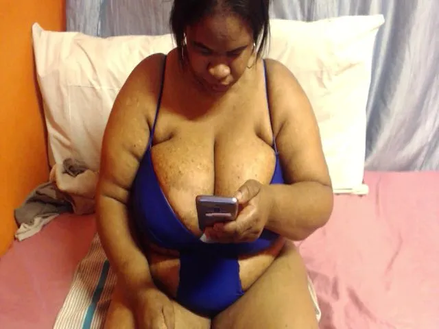 Live sex webcam photo for Sweetnozie #255928068