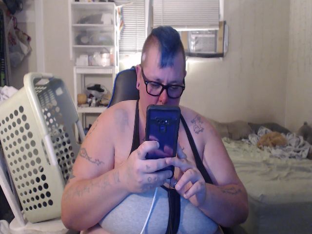 Live sex webcam photo for PunkChick420 #257420803