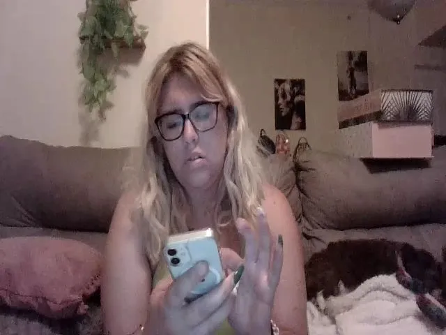 Live sex webcam photo for cozychristine #259685551