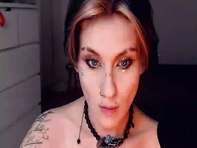 Live sex webcam photo for Hella_Hell #264891021