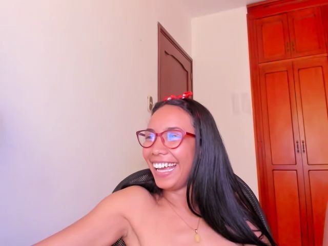 Live sex webcam photo for CHANEL_FOXY #253516537