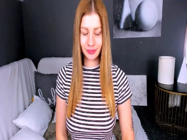 Live sex webcam photo for JuicyHelenX #265038805