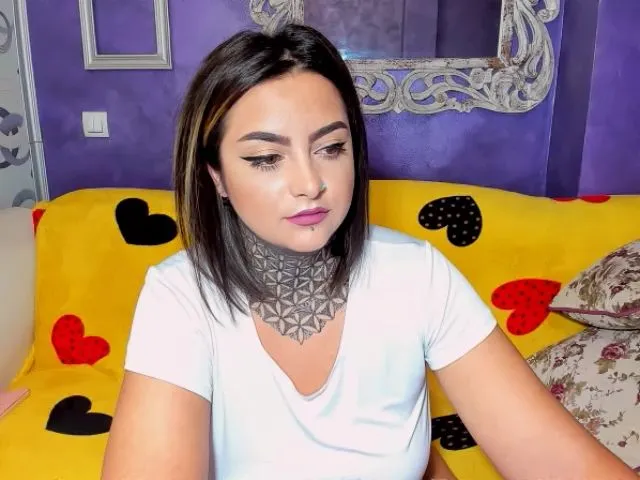 Live sex webcam photo for GoddessInk #261593568