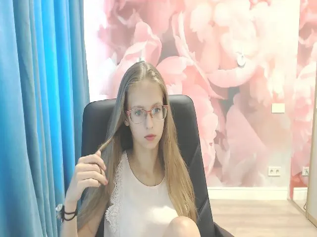 Live sex webcam photo for Alice_Adamsi #259879960