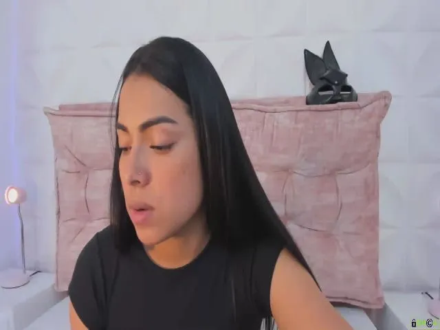 Live sex webcam photo for Kendry_ #260333388