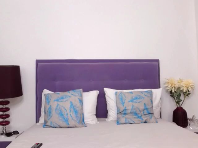 Live sex webcam photo for InnaHottyX #259258587