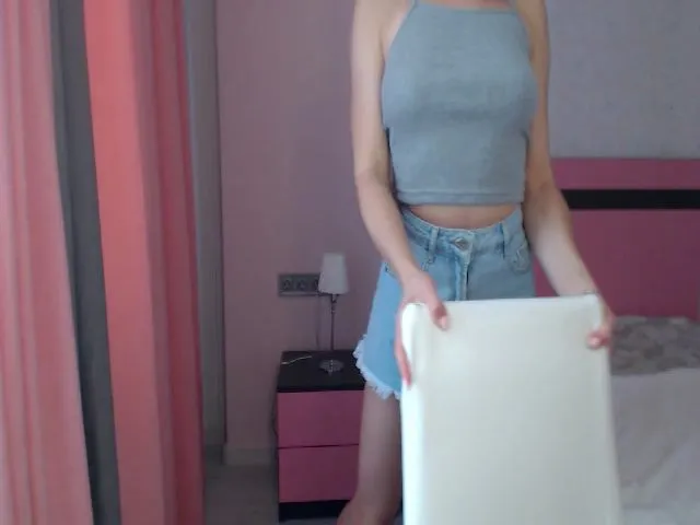 Live sex webcam photo for Your_Morgan #257526606