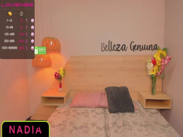 Live sex webcam photo for Nadiabenz_ #262070728