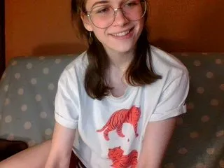 Live sex webcam photo for MiKiKuu #240641841