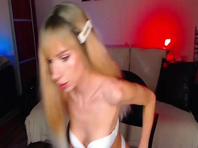 Live sex webcam photo for EmbryOlisse #264500555