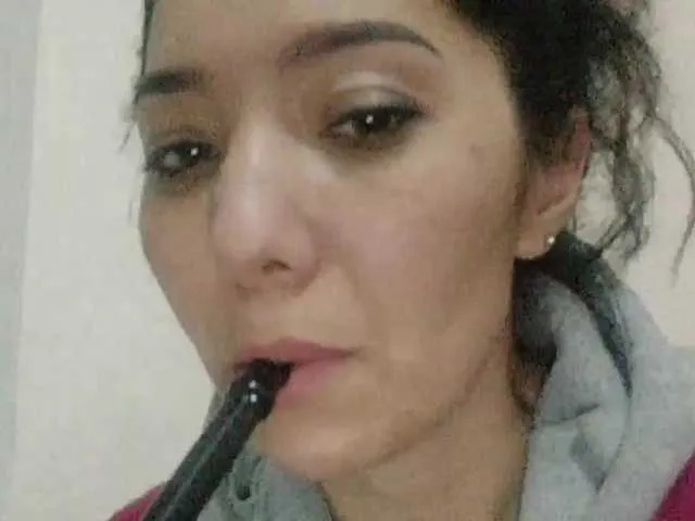 Live sex webcam photo for Leyla1982 #240952485
