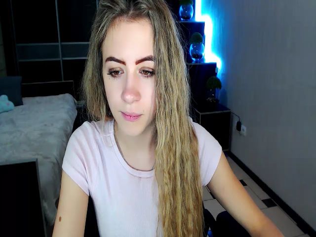 Live sex webcam photo for LannaBlue #253563453