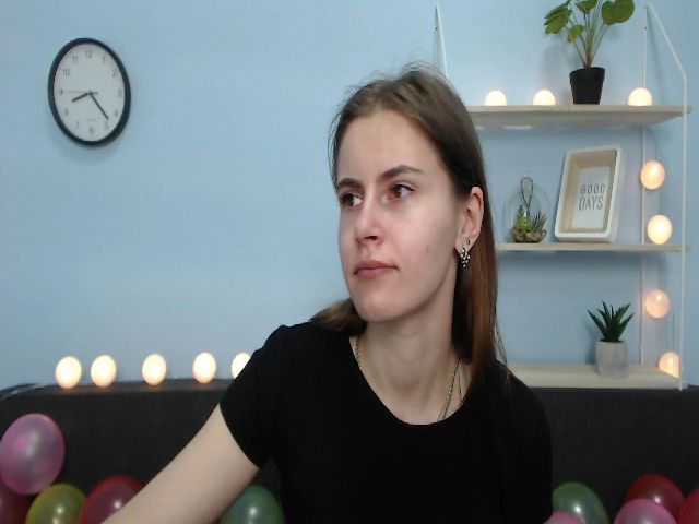 Live sex webcam photo for MollyTravis #252675689