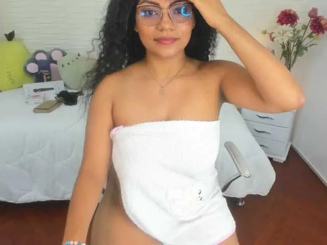 Live sex webcam photo for Lupe-blue #257529610