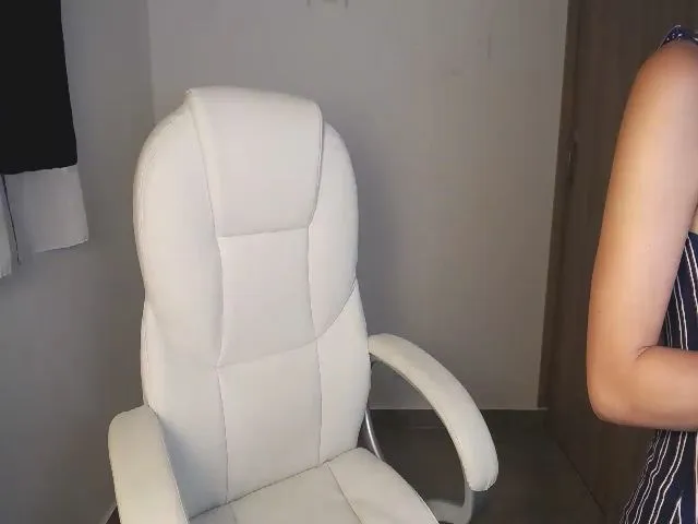 Live sex webcam photo for Littlelisa__ #255209363