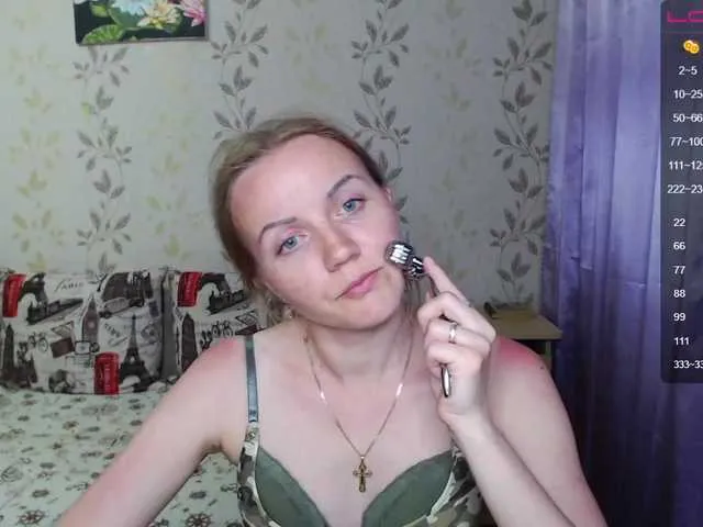 Live sex webcam photo for Alenushka888 #247035187