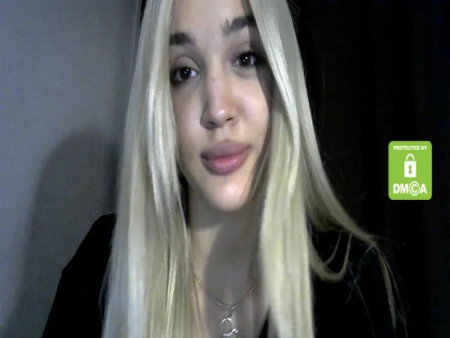Live sex webcam photo for MyyDream #258301499