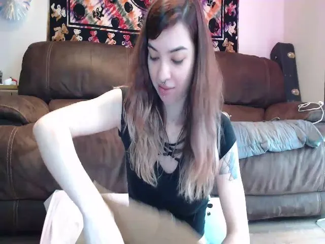 Live sex webcam photo for JaylaBliss #262409752