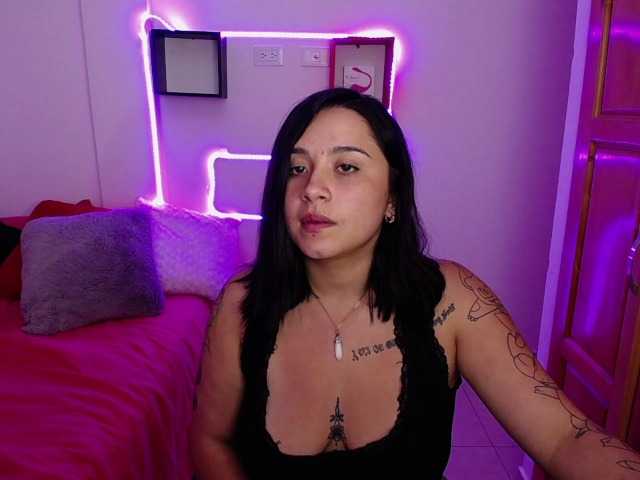 Live sex webcam photo for valeriesaenz1 #264600931