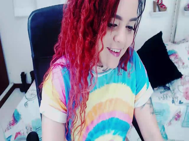 Live sex webcam photo for Twwiiggy #287852468