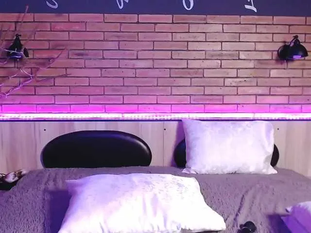Live sex webcam photo for full-moon #249749742