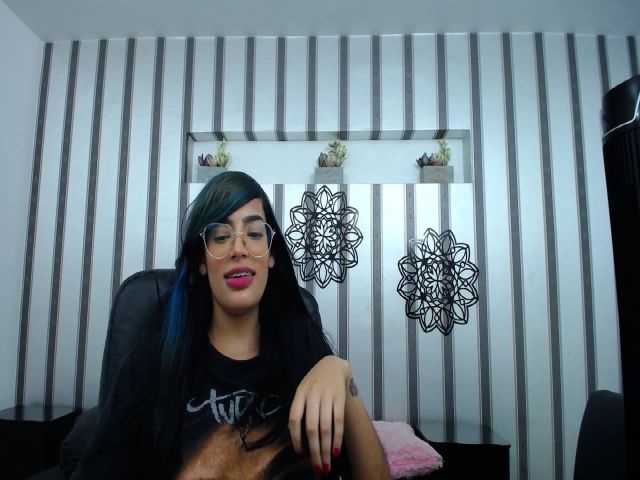 Live sex webcam photo for Charlotte_LW #263321000