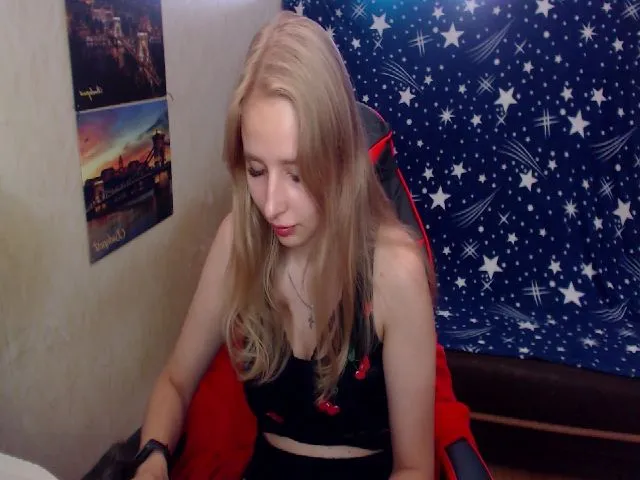Live sex webcam photo for JessyGinger #258533326