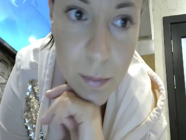 Live sex webcam photo for Velicious7 #256956713