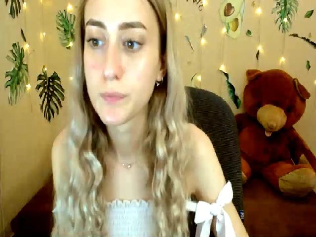 Live sex webcam photo for LinaRum__ #257412705